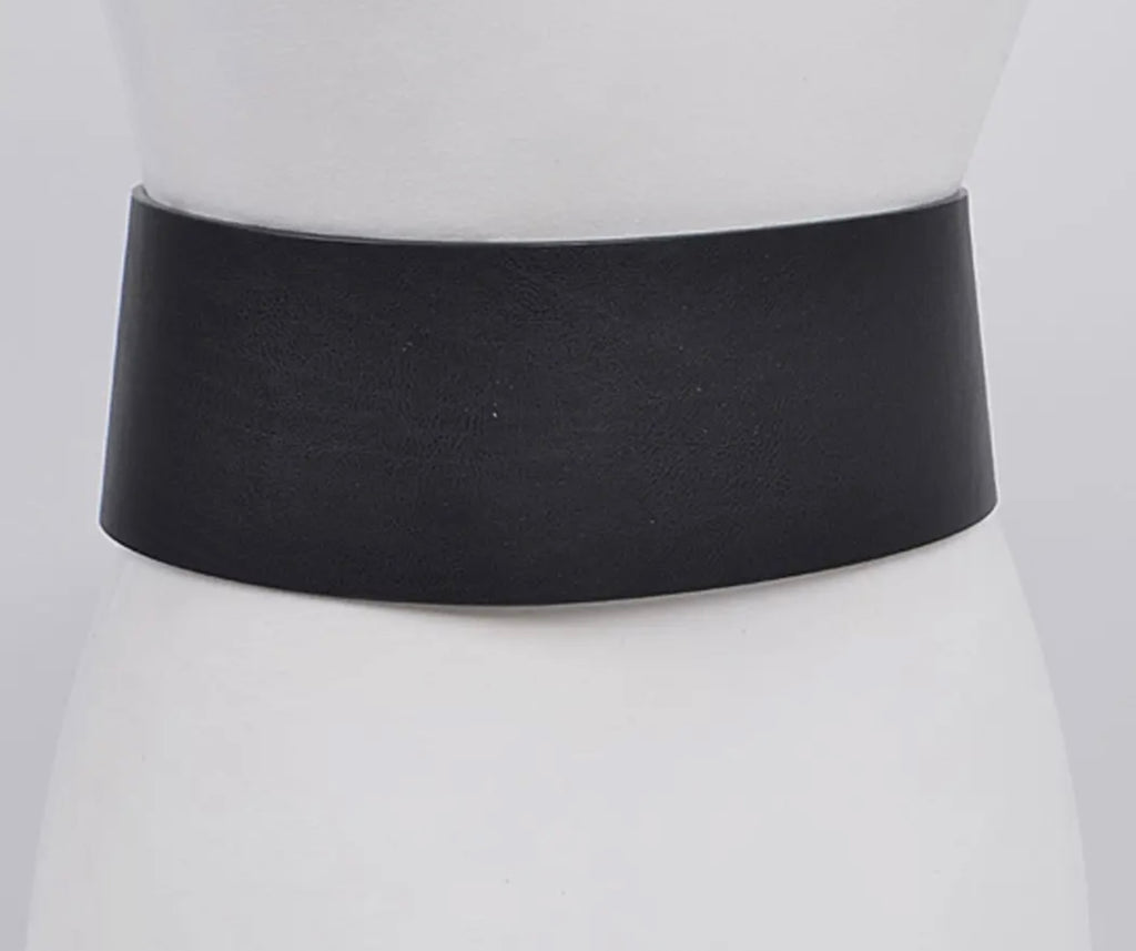 Iconic square buckle belt