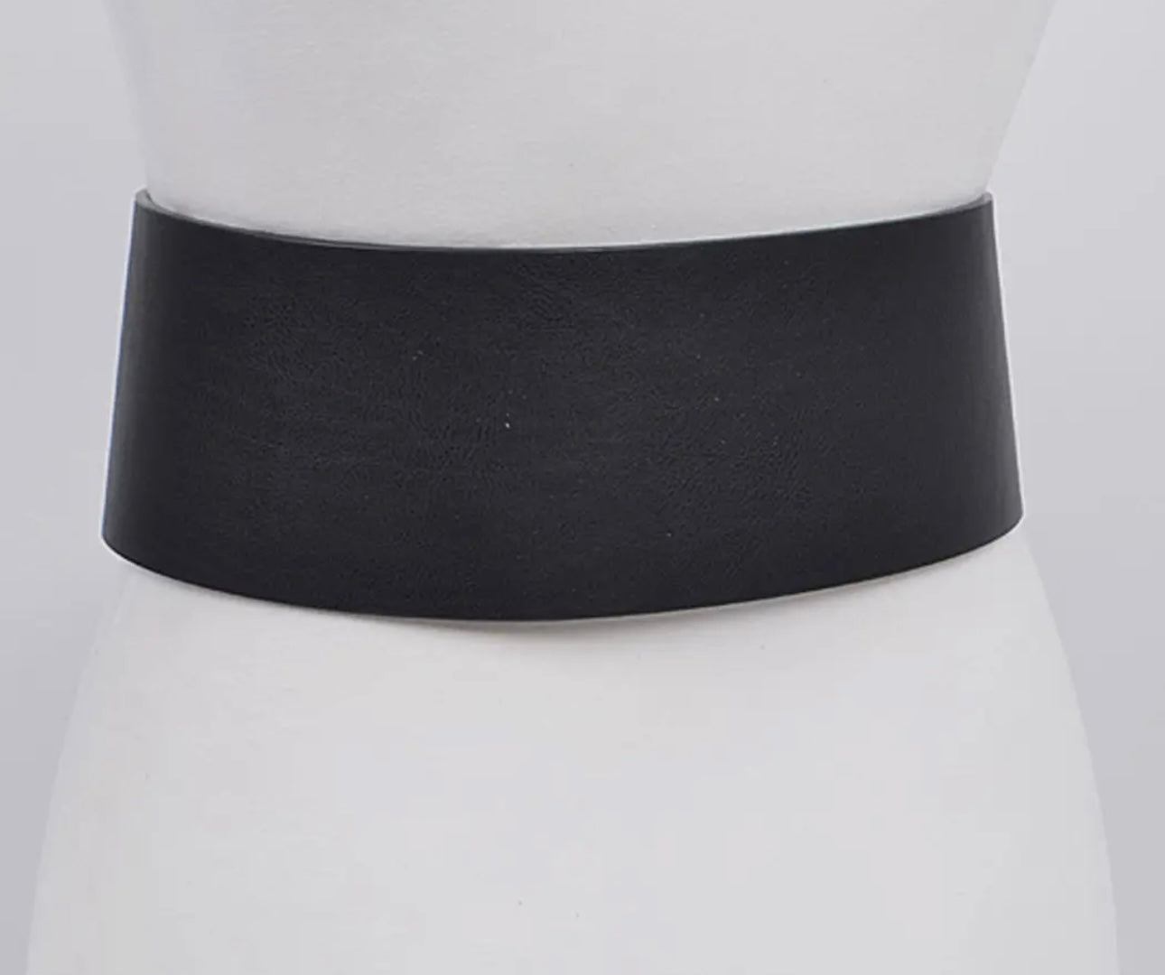 Iconic square buckle belt