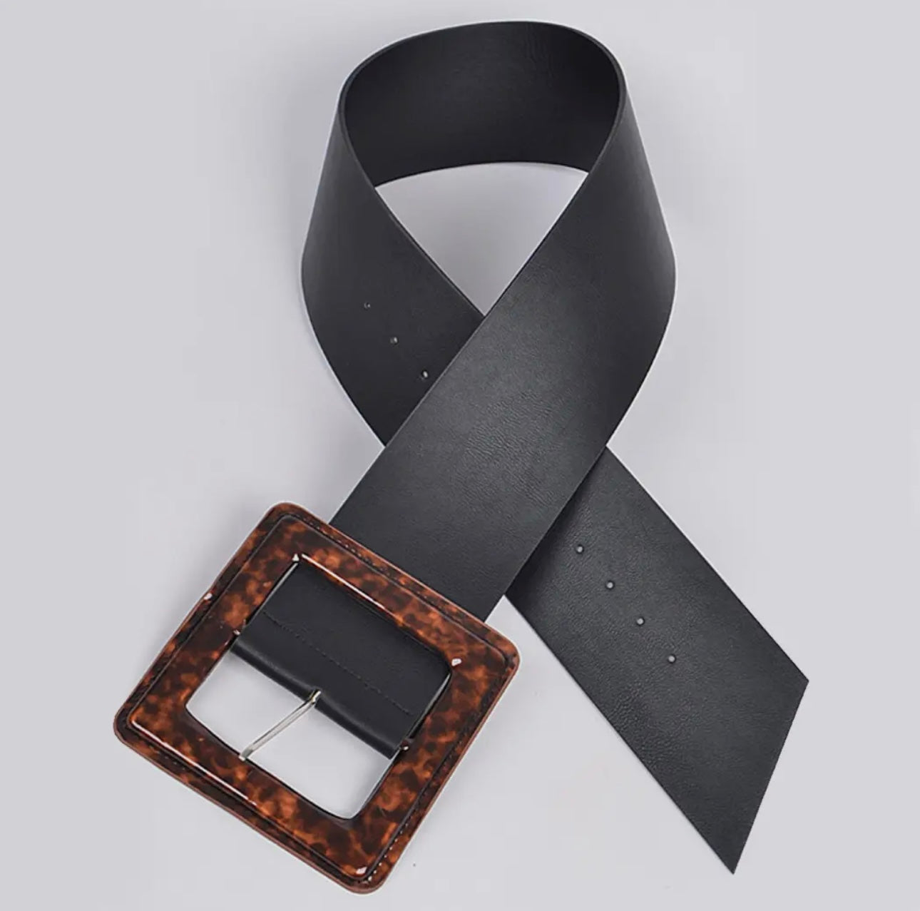 Iconic square buckle belt