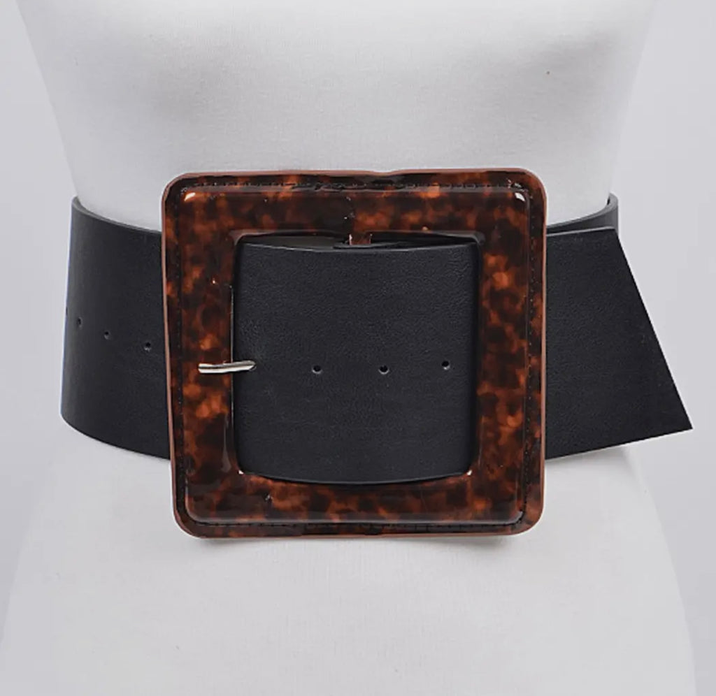 Iconic square buckle belt